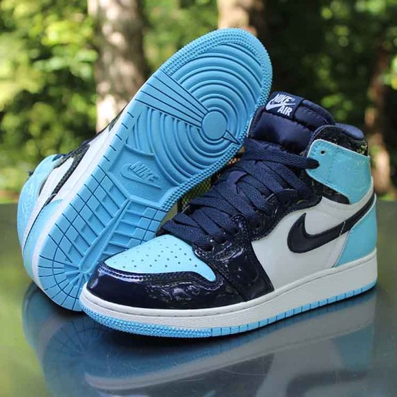 Air Jordan 1 High OG UNC Patent Women’s Size 7 - Picture 6 of 15
